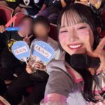 SKE48相川暖花が17周年LIVEでファンと笑顔のセルフィーを撮影。客席には「私の推しメンはほののです！」のうちわを掲げるファンの姿も。