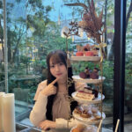 SKE48南澤恋々がアフタヌーンティーを楽しむ様子