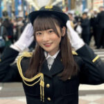 警察制服姿の池田楓