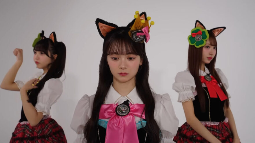 ニャーKB森本くるみの髪いじり